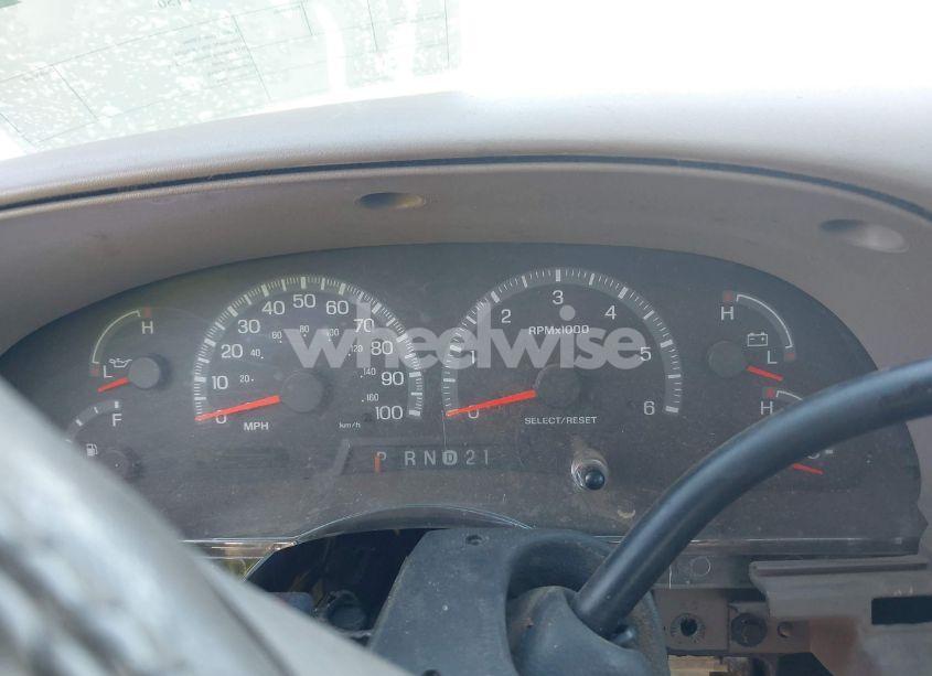 Photo 7 of 2002 Ford F-150 LARIAT/XLT (VIN 1FTRW08L32KB81767)