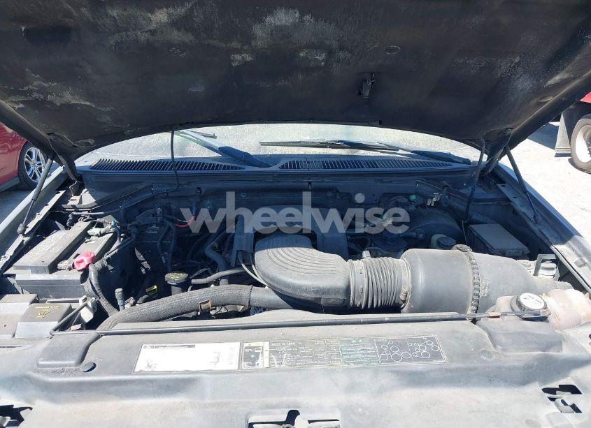 Photo 10 of 2002 Ford F-150 LARIAT/XLT (VIN 1FTRW08L32KE11792)