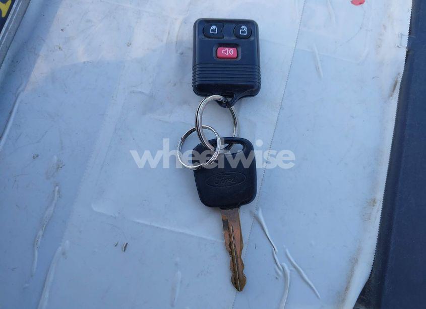 Photo 11 of 2002 Ford F-150 LARIAT/XLT (VIN 1FTRW08L32KE11792)