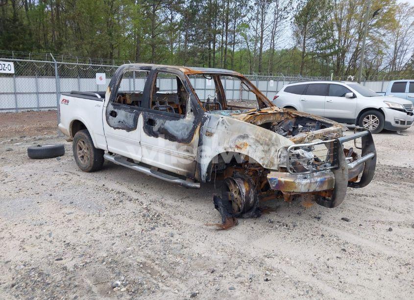 2002 Ford F-150 LARIAT/XLT (VIN 1FTRW08L32KE34232) main photo