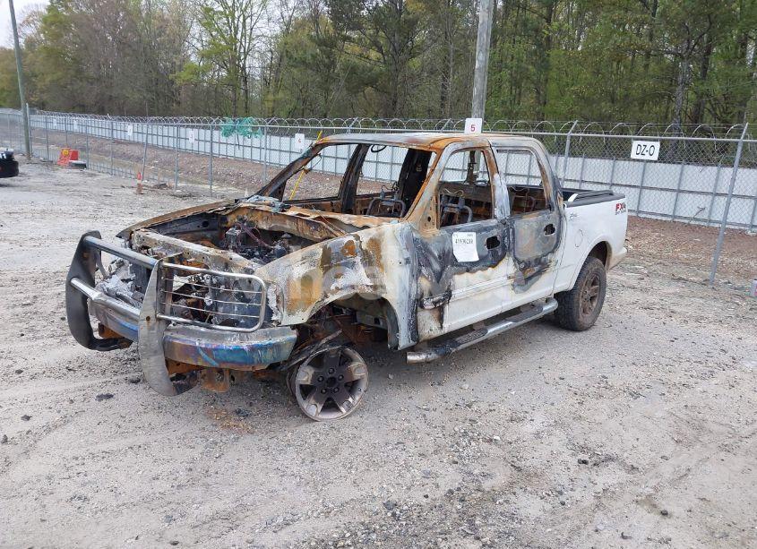 Photo 2 of 2002 Ford F-150 LARIAT/XLT (VIN 1FTRW08L32KE34232)