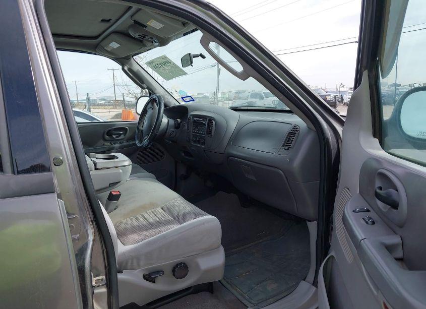 Photo 5 of 2003 Ford F-150 LARIAT/XLT (VIN 1FTRW08L33KC77545)