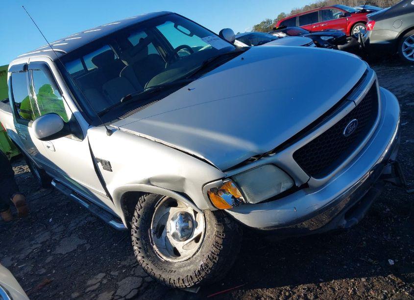 2003 Ford F-150 LARIAT/XLT (VIN 1FTRW08L33KD14240) main photo