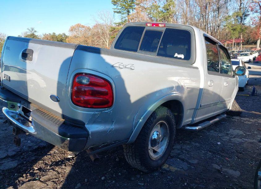 Photo 4 of 2003 Ford F-150 LARIAT/XLT (VIN 1FTRW08L33KD14240)