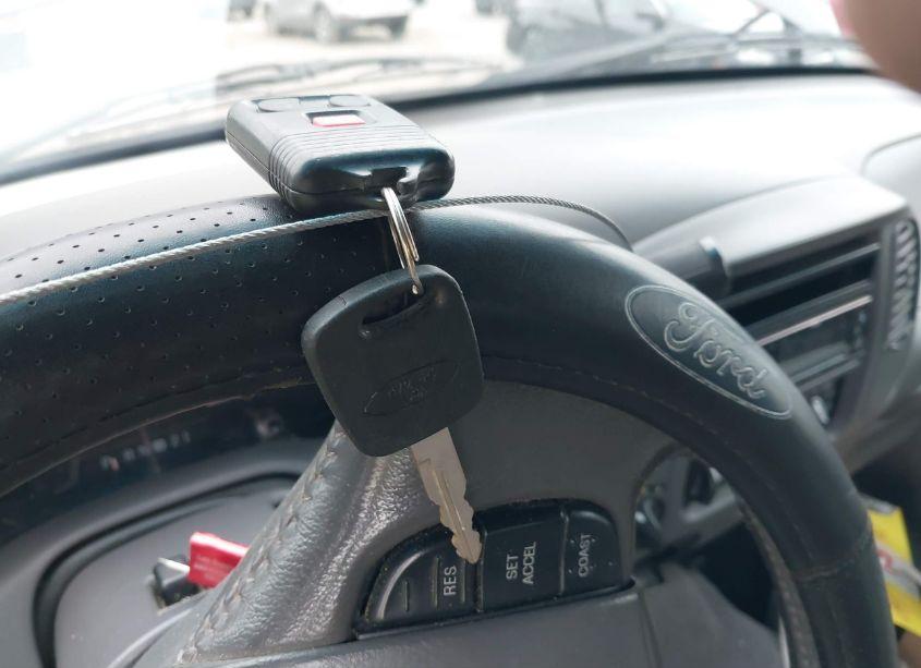 Photo 11 of 2001 Ford F-150 KING RANCH EDITION/LARIAT/XLT (VIN 1FTRW08L41KF97020)