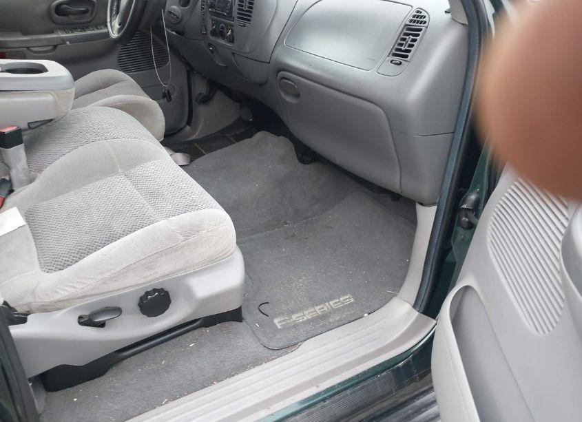 Photo 5 of 2001 Ford F-150 KING RANCH EDITION/LARIAT/XLT (VIN 1FTRW08L41KF97020)