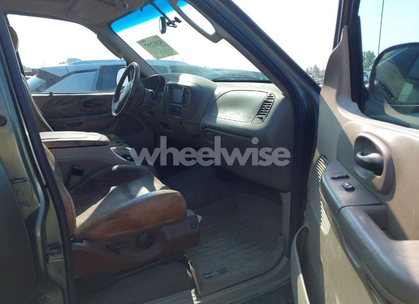 Photo 5 of 2002 Ford F-150 LARIAT/XLT (VIN 1FTRW08L42KC44438)