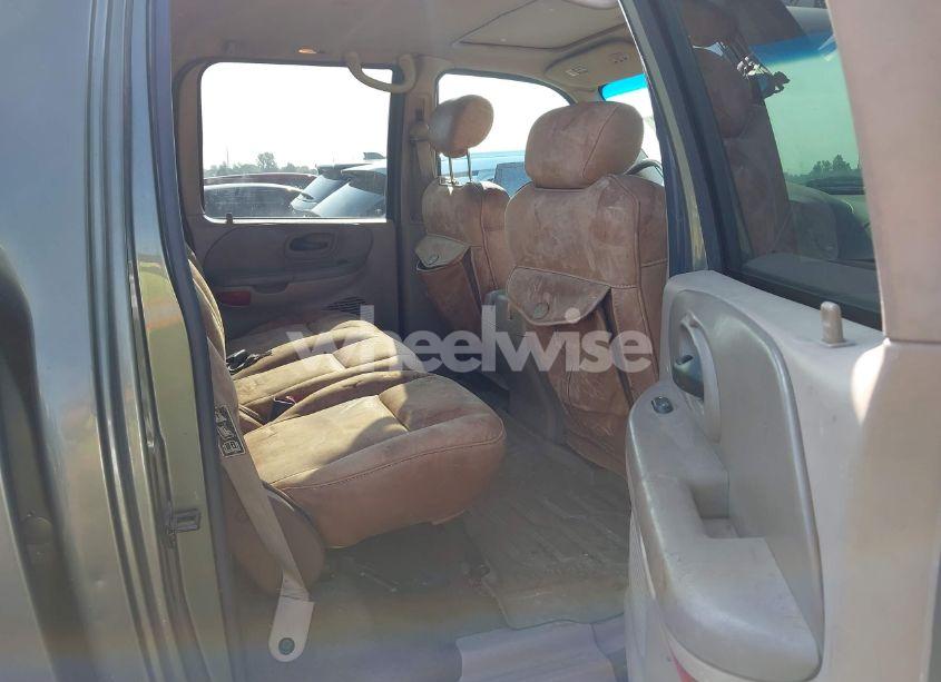 Photo 8 of 2002 Ford F-150 LARIAT/XLT (VIN 1FTRW08L42KC44438)