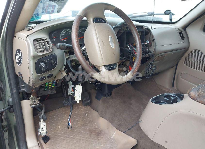 Photo 12 of 2002 Ford F-150 LARIAT/XLT (VIN 1FTRW08L42KE05595)