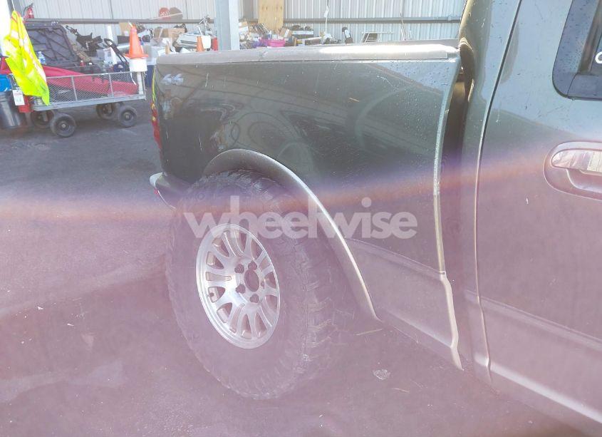 Photo 15 of 2002 Ford F-150 LARIAT/XLT (VIN 1FTRW08L42KE05595)