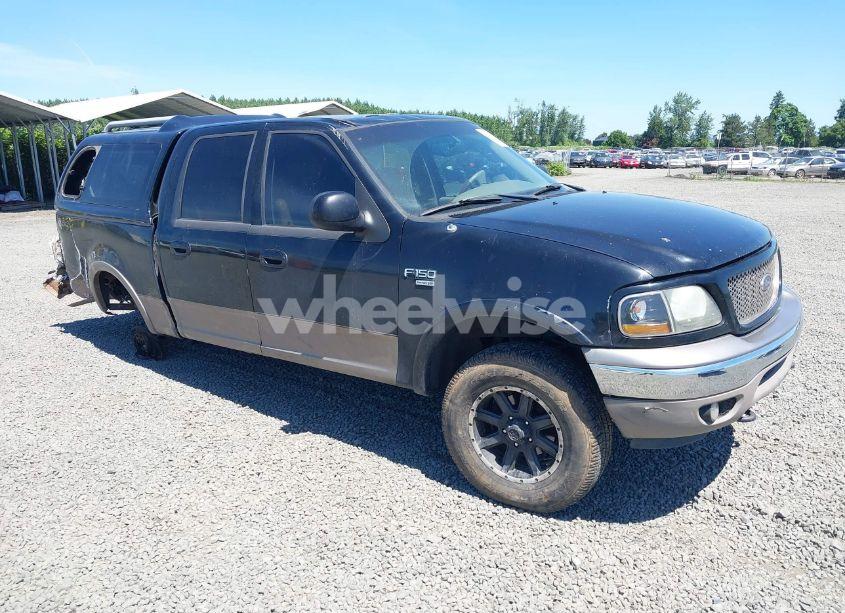 2003 Ford F-150 LARIAT/XLT (VIN 1FTRW08L43KC21629) main photo