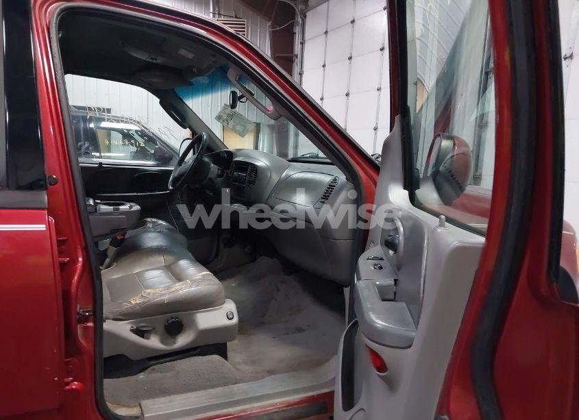 Photo 5 of 2002 Ford F-150 LARIAT/XLT (VIN 1FTRW08L52KC44397)