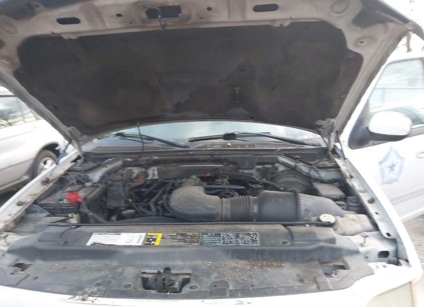 Photo 10 of 2002 Ford F-150 LARIAT/XLT (VIN 1FTRW08L52KE26259)