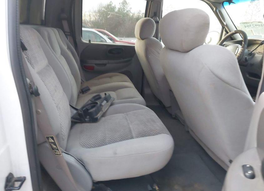 Photo 8 of 2002 Ford F-150 LARIAT/XLT (VIN 1FTRW08L52KE26259)