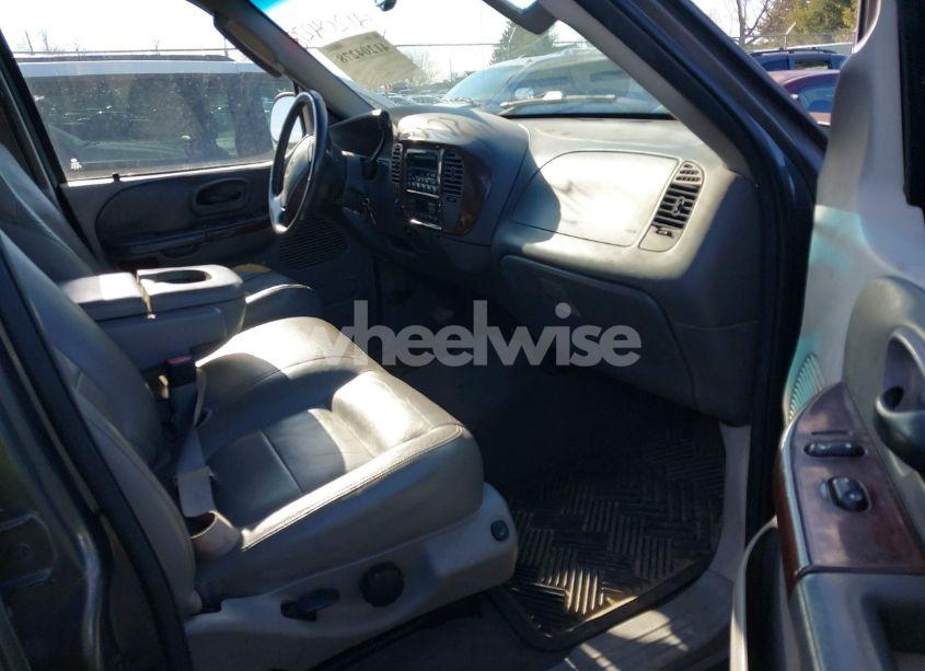 Photo 5 of 2003 Ford F-150 LARIAT/XLT (VIN 1FTRW08L53KB07901)