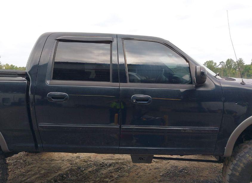 Photo 13 of 2003 Ford F-150 LARIAT/XLT (VIN 1FTRW08L53KD72866)