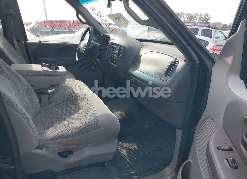 Photo 5 of 2001 Ford F-150 KING RANCH EDITION/LARIAT/XLT (VIN 1FTRW08L61KD90032)