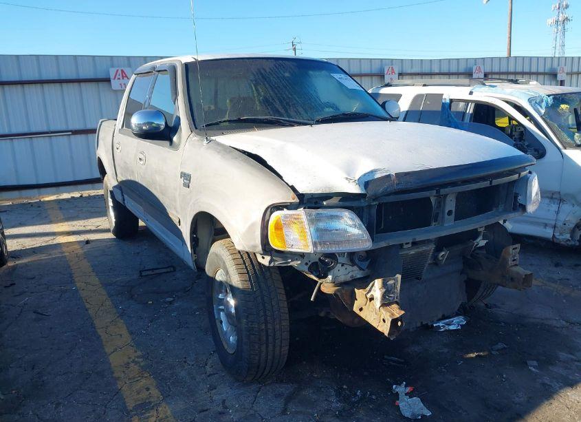 2002 Ford F-150 LARIAT/XLT (VIN 1FTRW08L62KA03738) main photo