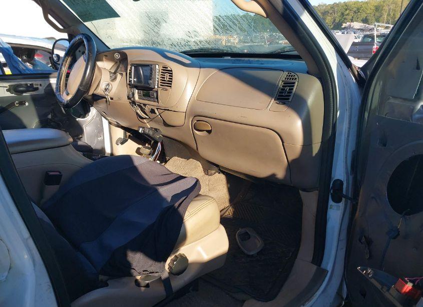 Photo 5 of 2002 Ford F-150 LARIAT/XLT (VIN 1FTRW08L62KA03738)