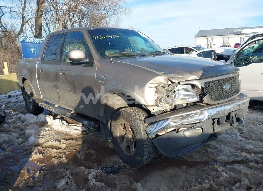 2002 Ford F-150 LARIAT/XLT (VIN 1FTRW08L62KB70522) main photo