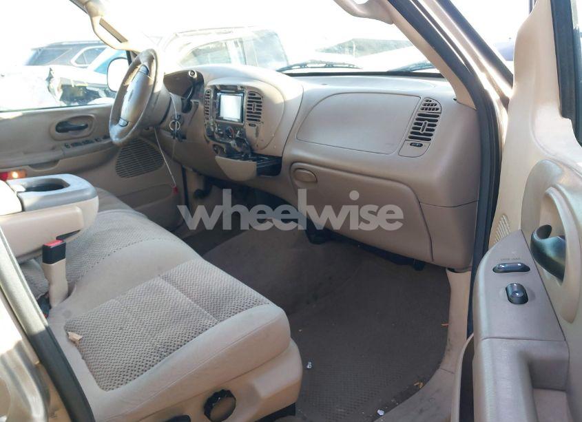 Photo 5 of 2002 Ford F-150 LARIAT/XLT (VIN 1FTRW08L62KB70522)