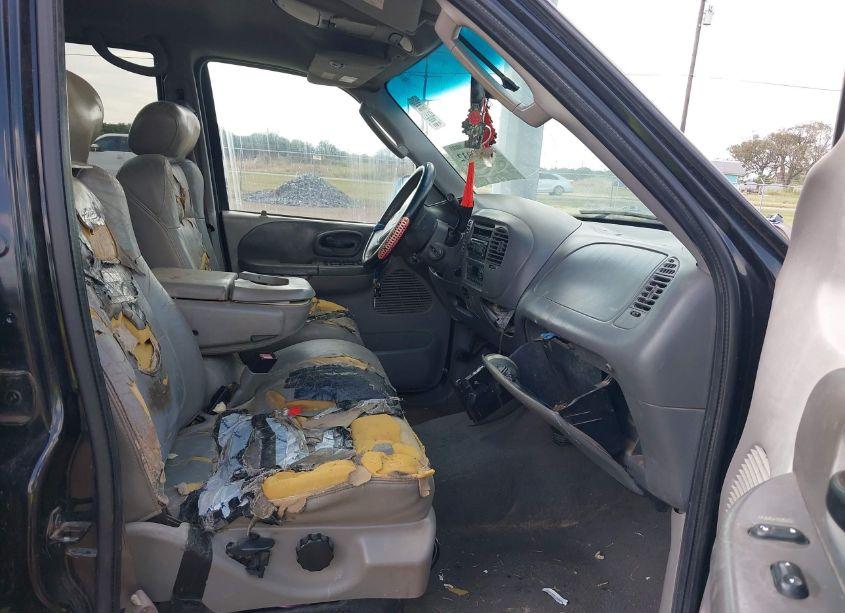 Photo 5 of 2002 Ford F-150 LARIAT/XLT (VIN 1FTRW08L62KC52413)