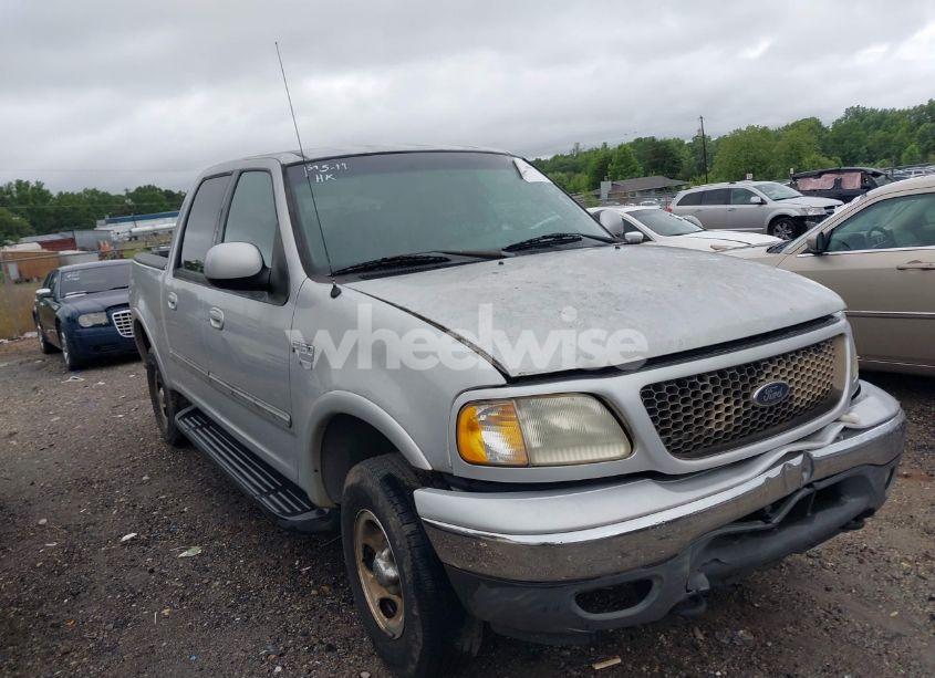 2002 Ford F-150 LARIAT/XLT (VIN 1FTRW08L62KC77375) main photo