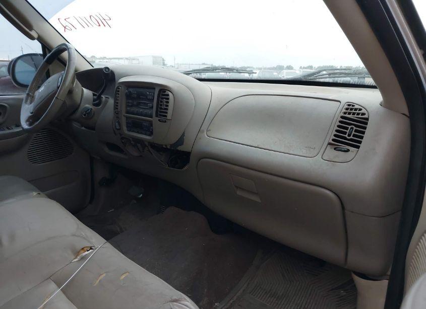 Photo 5 of 2003 Ford F-150 LARIAT/XLT (VIN 1FTRW08L63KA18810)