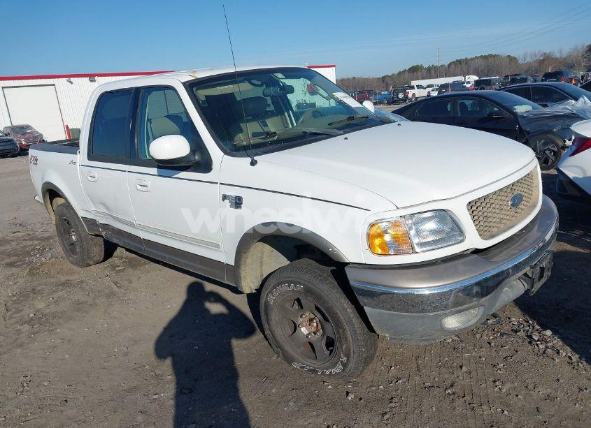 2003 Ford F-150 LARIAT/XLT (VIN 1FTRW08L63KD15656) main photo