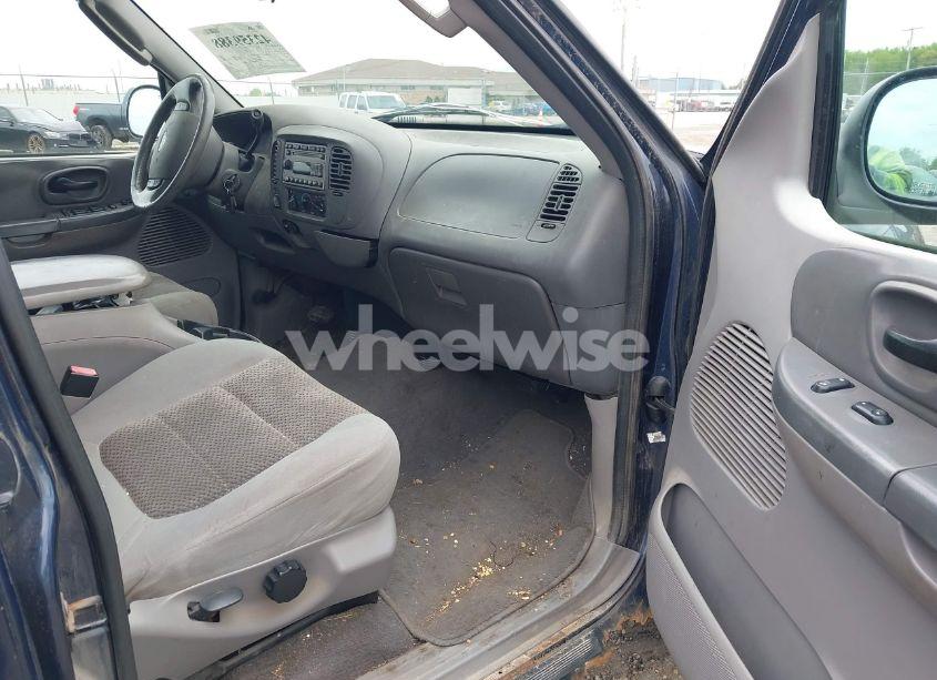 Photo 5 of 2003 Ford F-150 LARIAT/XLT (VIN 1FTRW08L63KD55851)