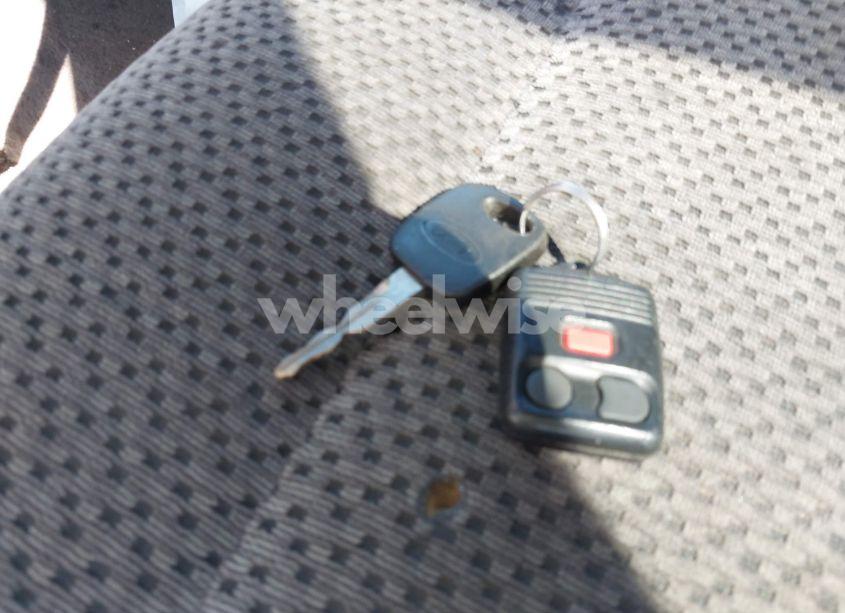 Photo 11 of 2002 Ford F-150 LARIAT/XLT (VIN 1FTRW08L72KA83129)