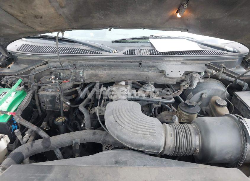 Photo 10 of 2002 Ford F-150 LARIAT/XLT (VIN 1FTRW08L72KD06933)