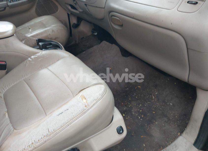 Photo 5 of 2002 Ford F-150 LARIAT/XLT (VIN 1FTRW08L72KD06933)