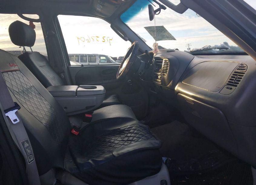 Photo 5 of 2003 Ford F-150 LARIAT/XLT (VIN 1FTRW08L73KB72734)