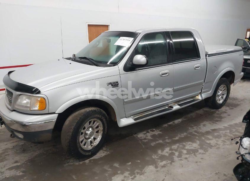 Photo 2 of 2001 Ford F-150 KING RANCH EDITION/LARIAT/XLT (VIN 1FTRW08L81KF19212)