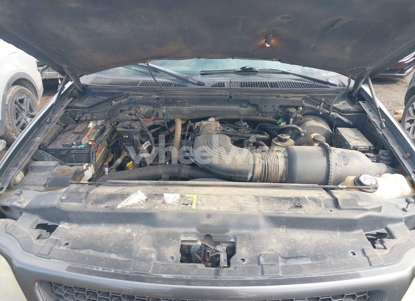 Photo 10 of 2002 Ford F-150 LARIAT/XLT (VIN 1FTRW08L82KC85249)