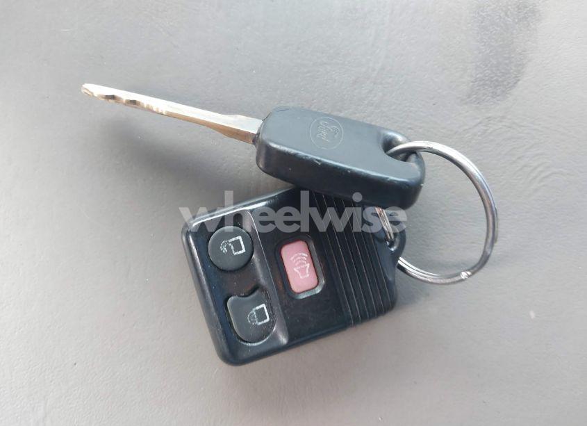 Photo 11 of 2002 Ford F-150 LARIAT/XLT (VIN 1FTRW08L82KC85249)