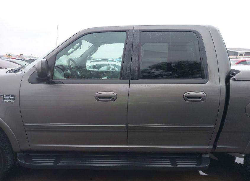 Photo 15 of 2003 Ford F-150 LARIAT/XLT (VIN 1FTRW08L83KB25728)