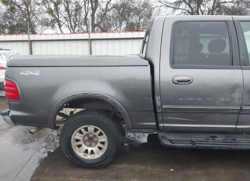 Photo 19 of 2003 Ford F-150 LARIAT/XLT (VIN 1FTRW08L83KB25728)