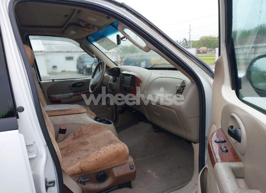 Photo 5 of 2003 Ford F-150 LARIAT/XLT (VIN 1FTRW08L83KB71110)