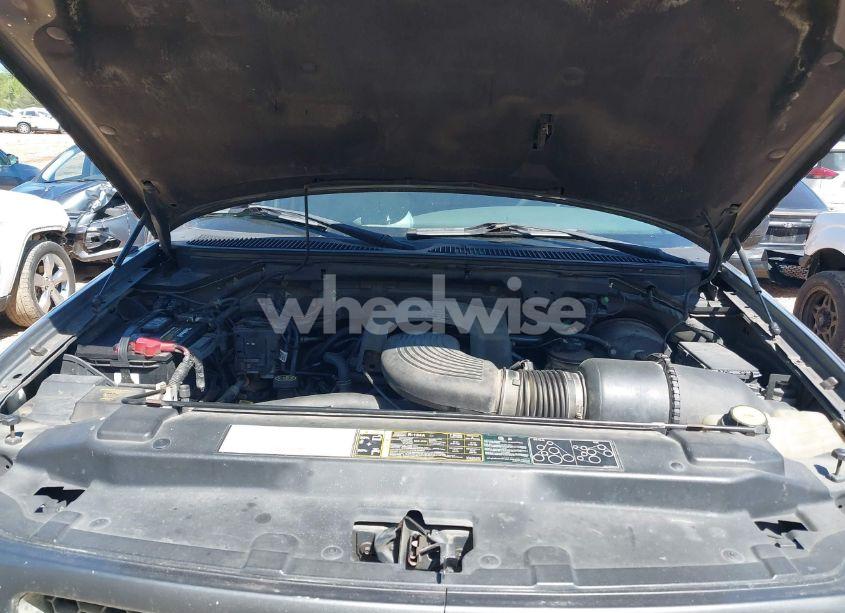 Photo 10 of 2003 Ford F-150 LARIAT/XLT (VIN 1FTRW08L83KC00394)