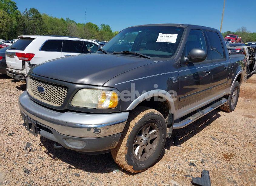 Photo 2 of 2003 Ford F-150 LARIAT/XLT (VIN 1FTRW08L83KC00394)