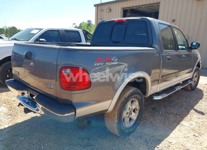 Photo 4 of 2003 Ford F-150 LARIAT/XLT (VIN 1FTRW08L83KC00394)