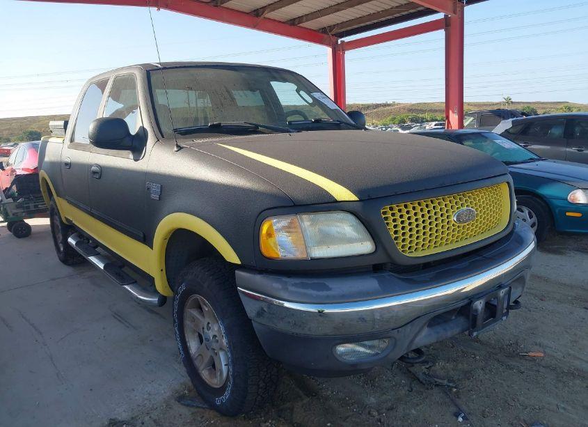 2003 Ford F-150 LARIAT/XLT (VIN 1FTRW08L83KC58490) main photo