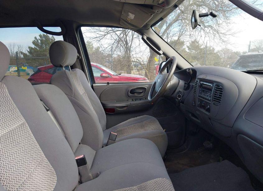 Photo 5 of 2003 Ford F-150 LARIAT/XLT (VIN 1FTRW08L83KD24892)