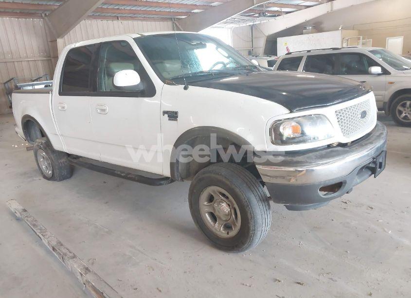 2003 Ford F-150 LARIAT/XLT (VIN 1FTRW08L93KA97440) main photo