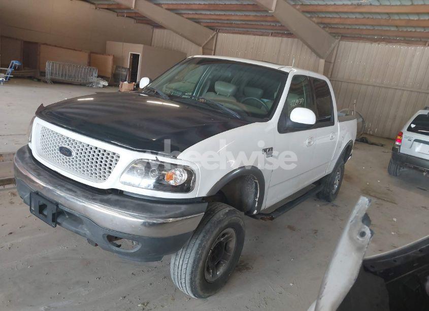 Photo 2 of 2003 Ford F-150 LARIAT/XLT (VIN 1FTRW08L93KA97440)