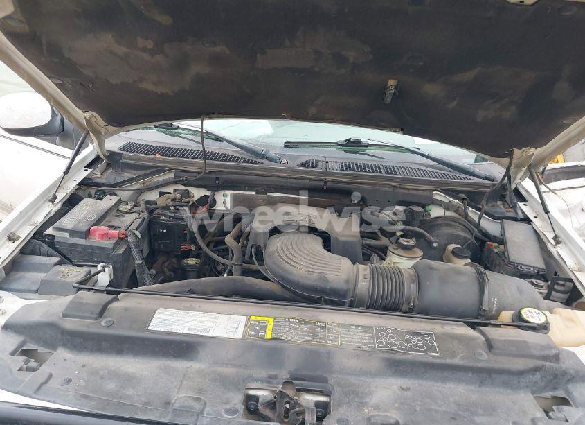 Photo 10 of 2003 Ford F-150 LARIAT/XLT (VIN 1FTRW08LX3KC33106)