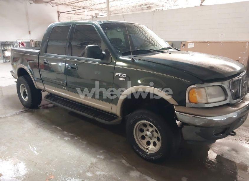 2003 Ford F-150 LARIAT/XLT (VIN 1FTRW08LX3KC55221) main photo