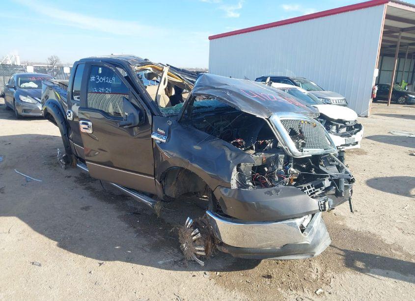2006 Ford F-150 XLT (VIN 1FTRW12W06KD52733) main photo